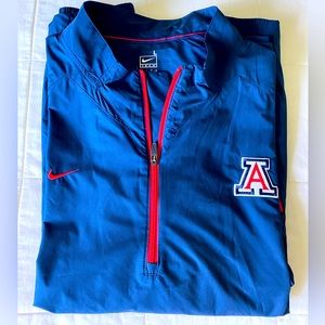 Men’s Lg Arizona Nike pullover jacket.